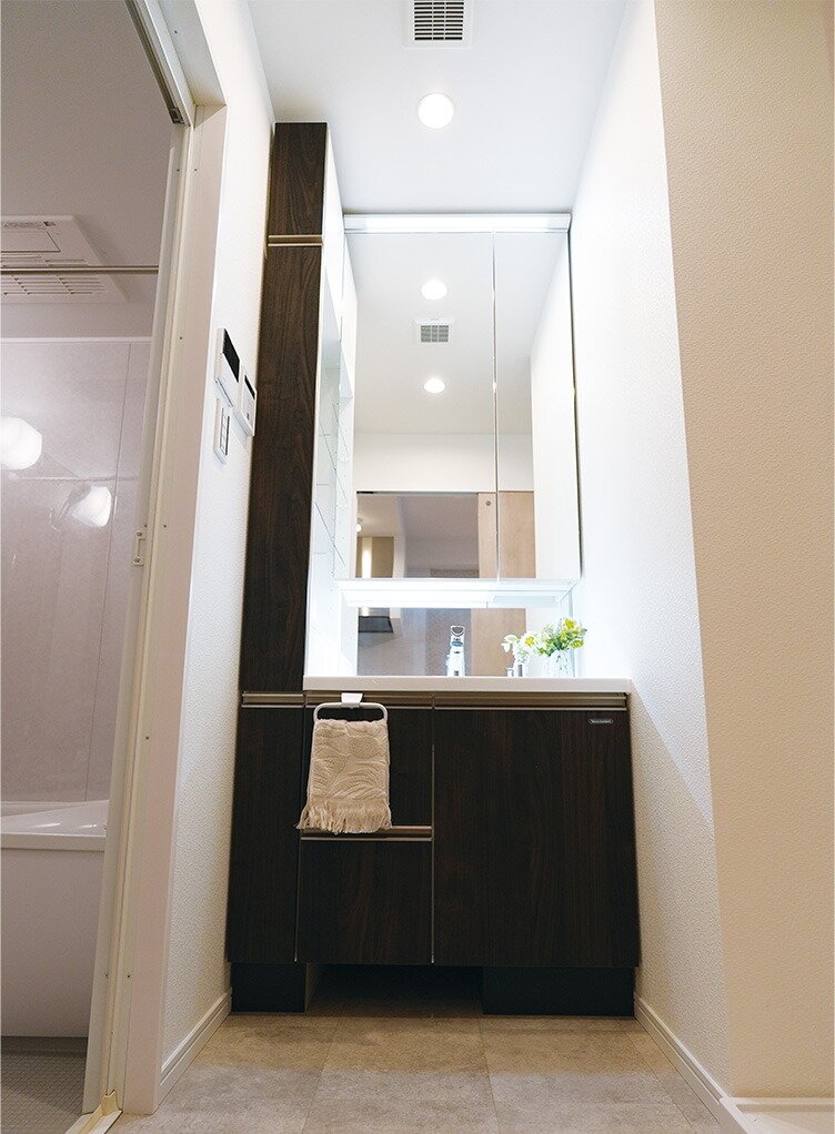 POWDER ROOM