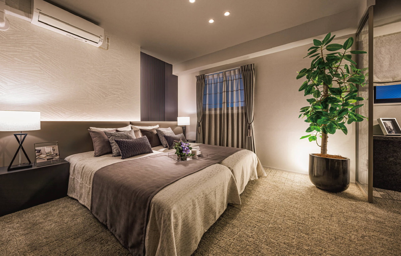MASTER BEDROOM