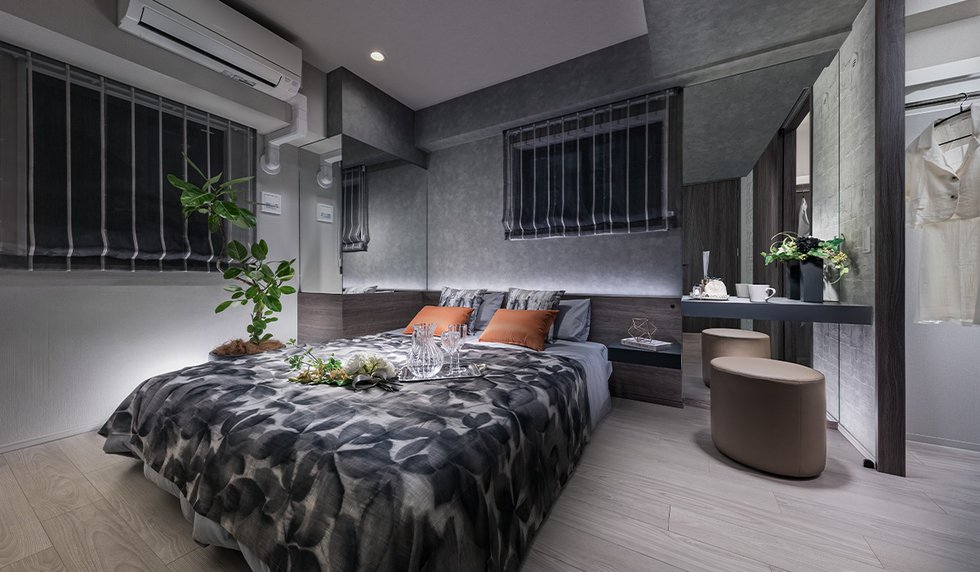 MASTER BEDROOM