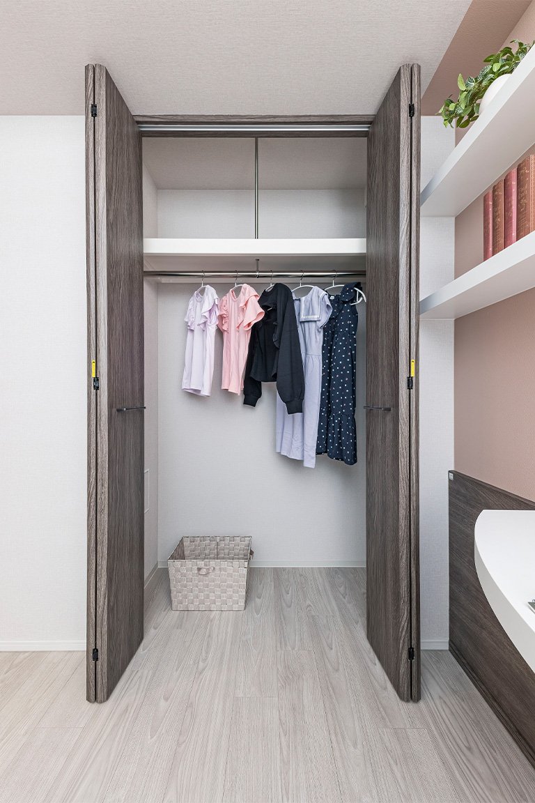 CLOSET