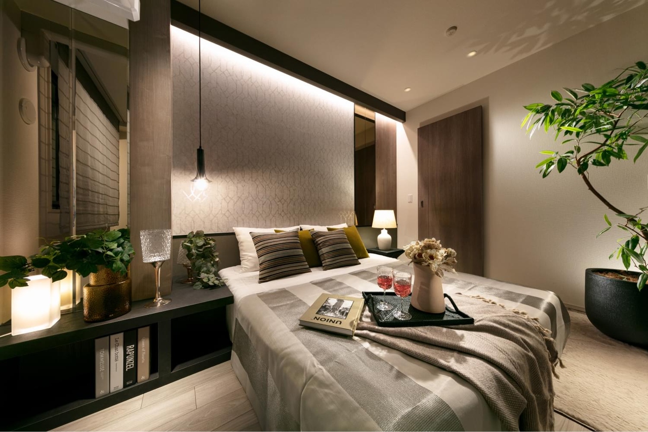 MASTER BEDROOM