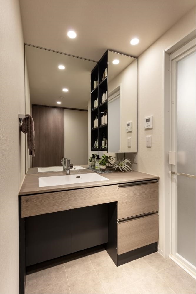 POWDER ROOM