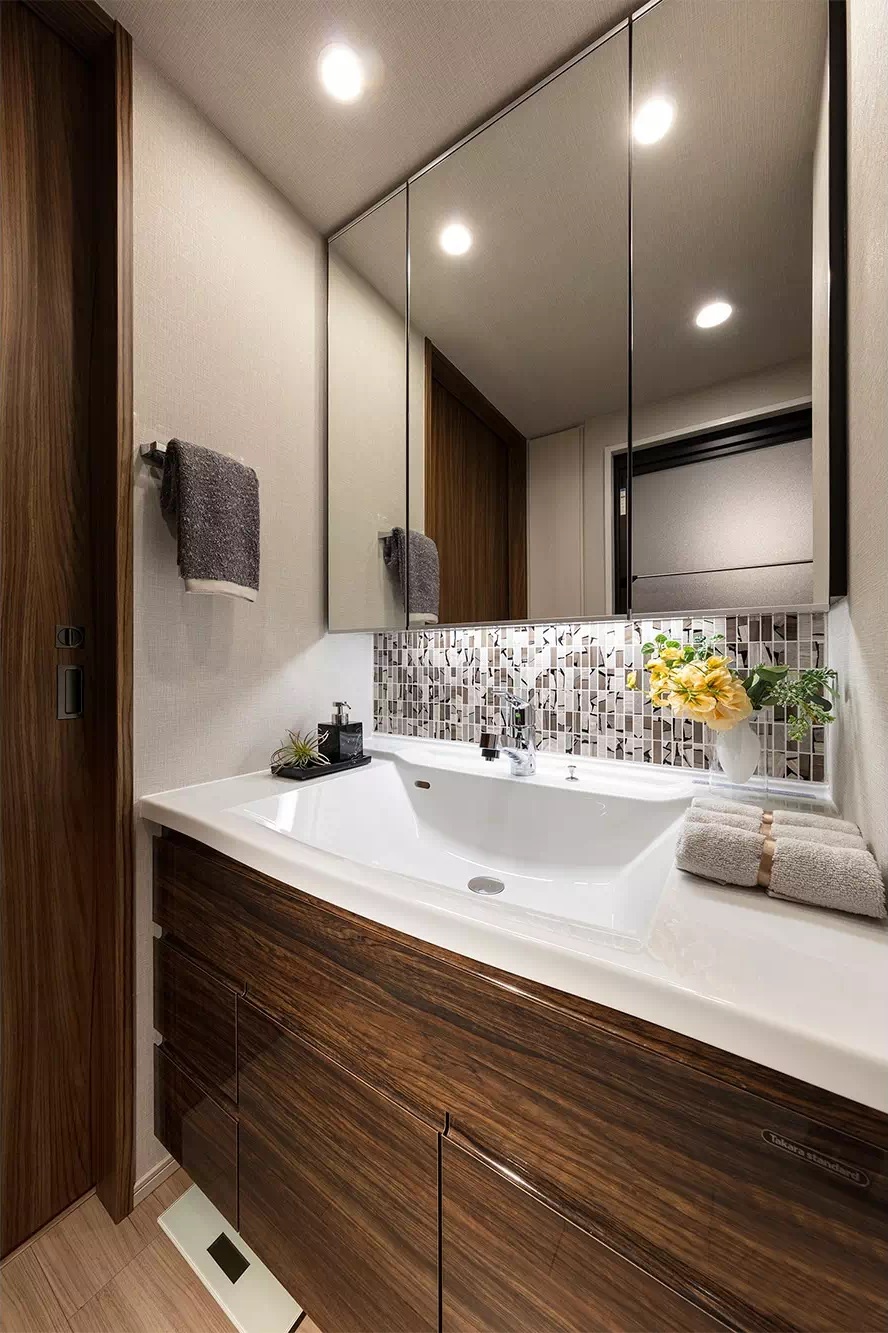 POWDER ROOM