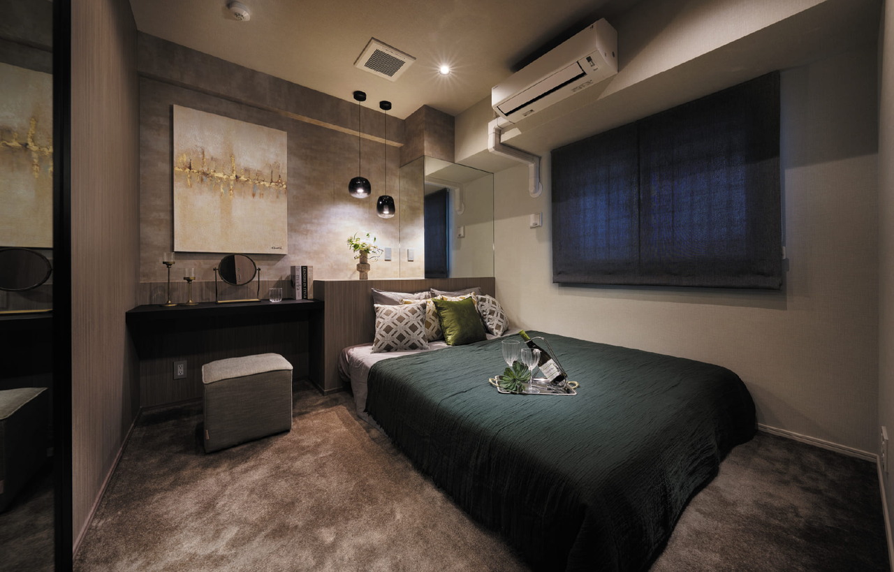 MASTER BEDROOM