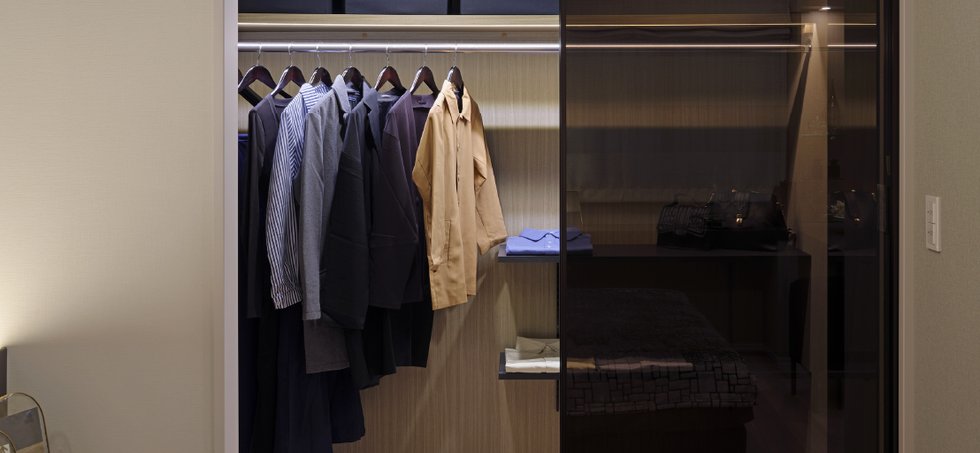 WALK-IN CLOSET