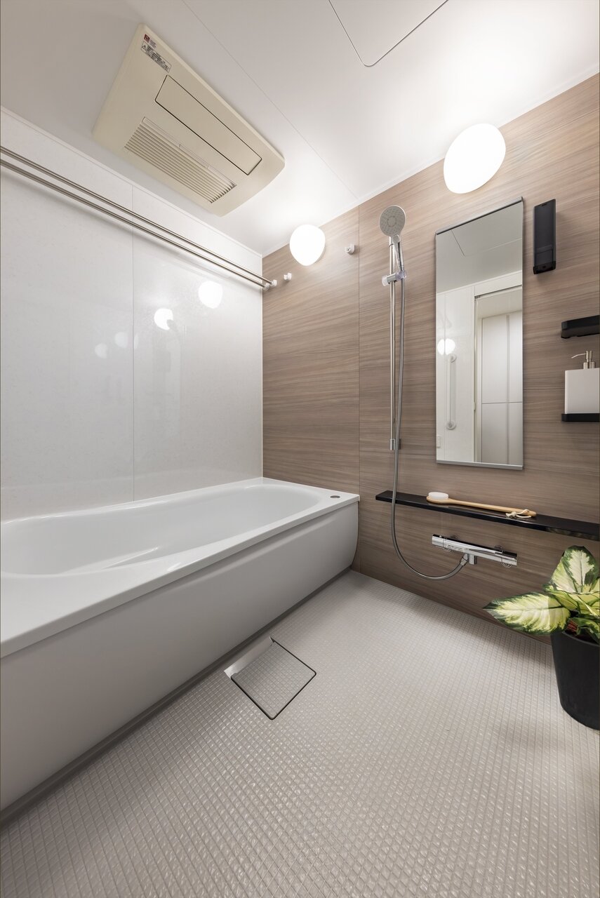 BATH ROOM