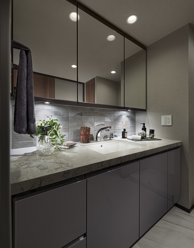 POWDER ROOM