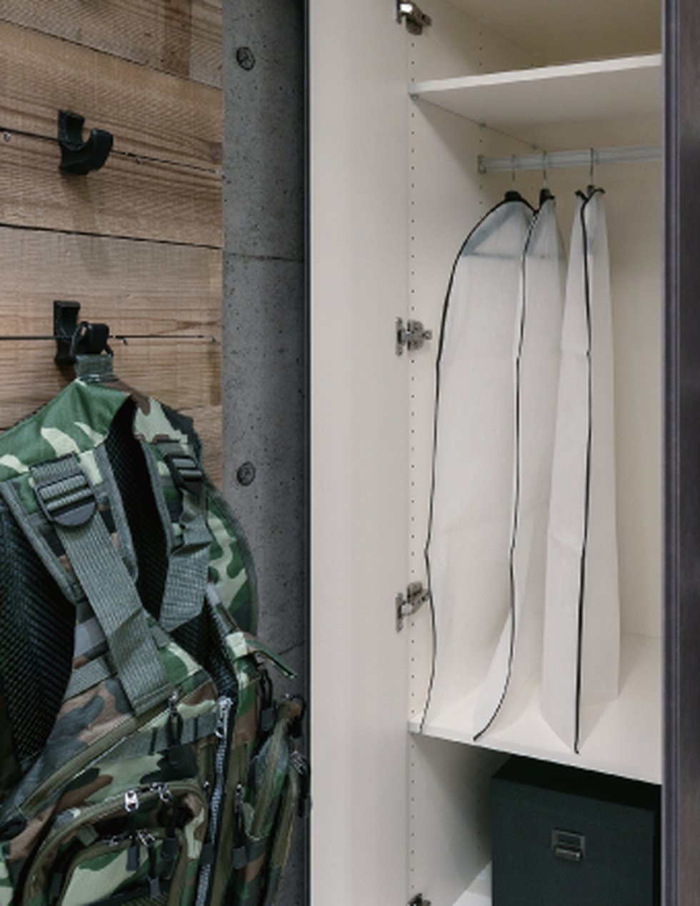 CLOSET