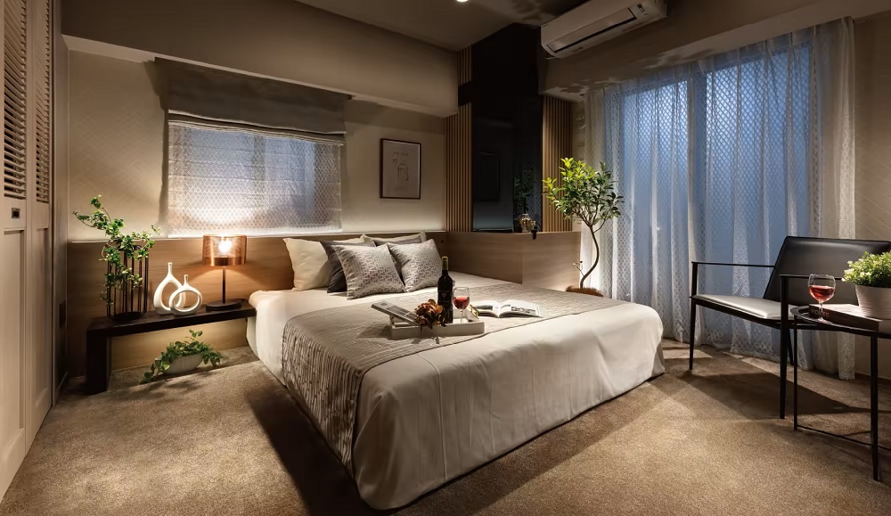 MASTER BEDROOM