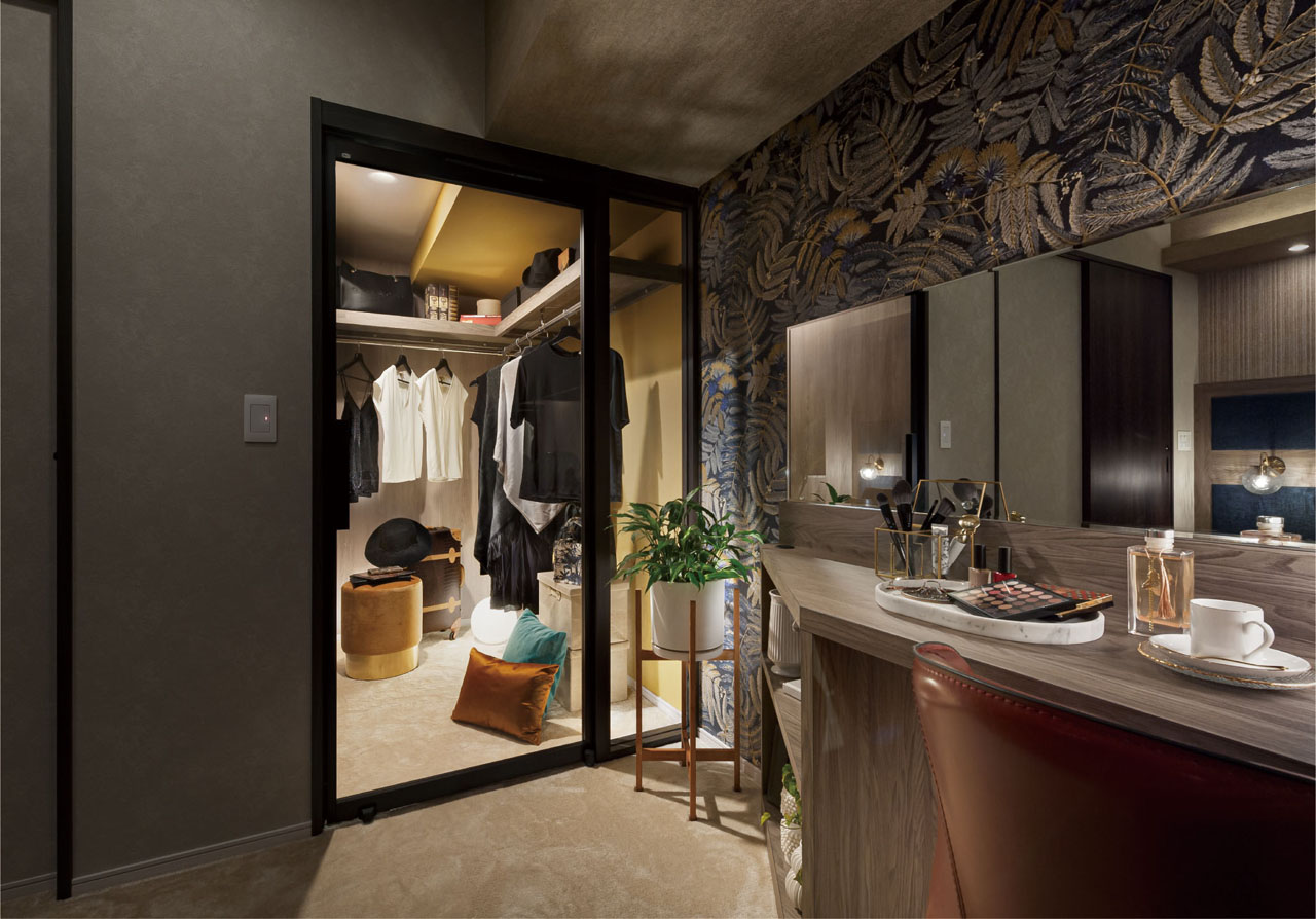WALK IN CLOSET