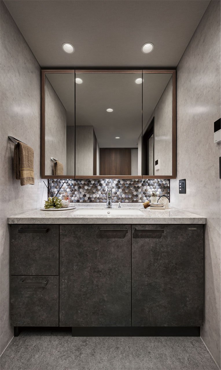 POWDER ROOM