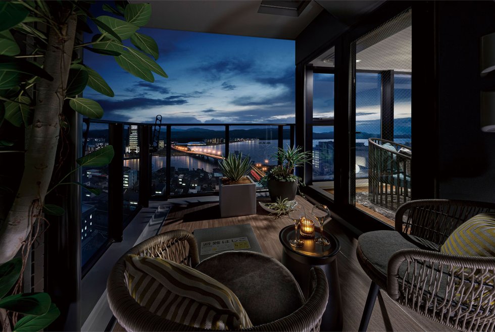 BALCONY