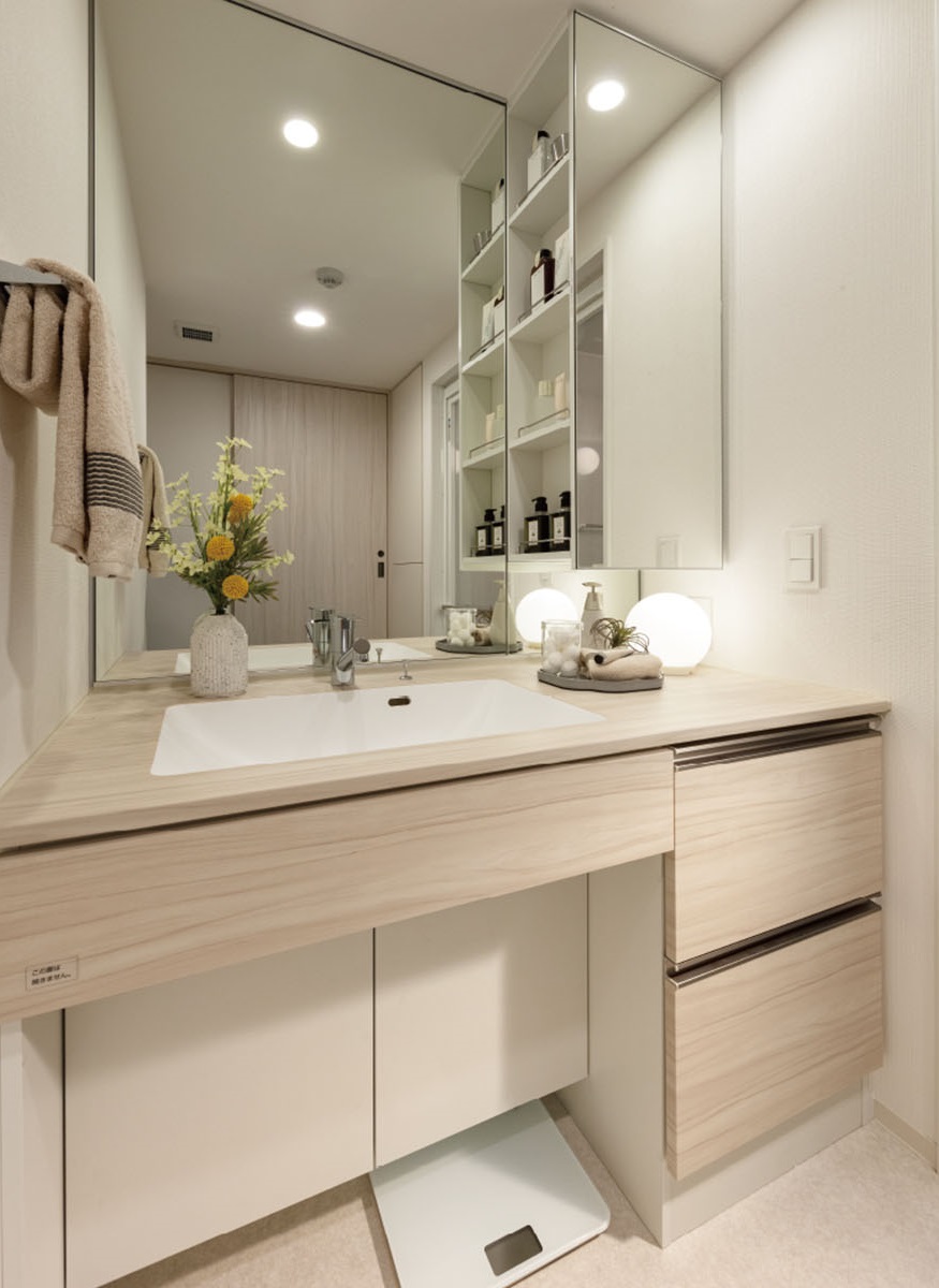 POWDER ROOM