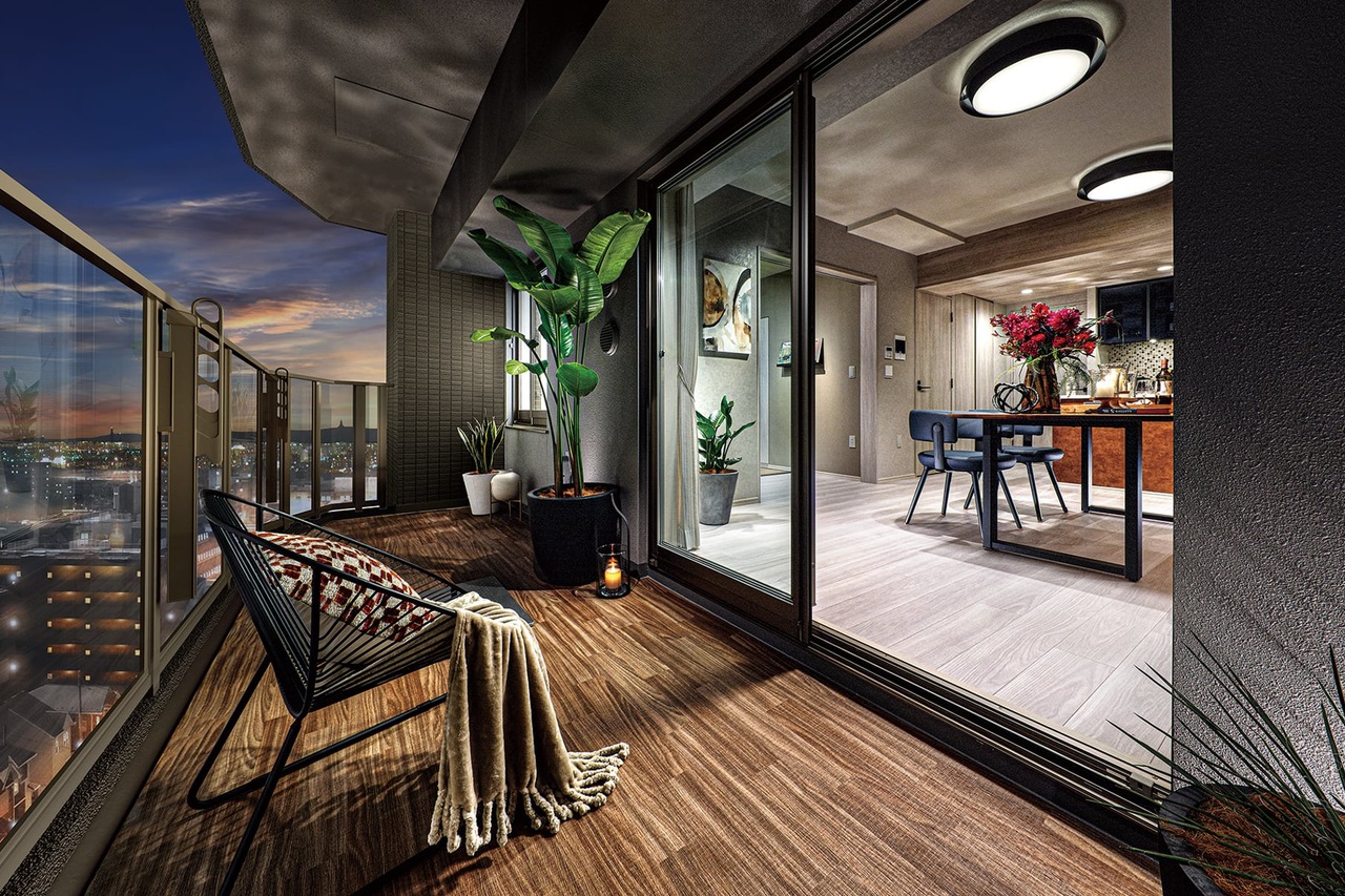 BALCONY