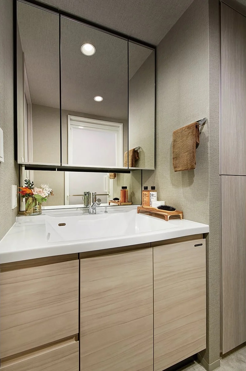 POWDER ROOM