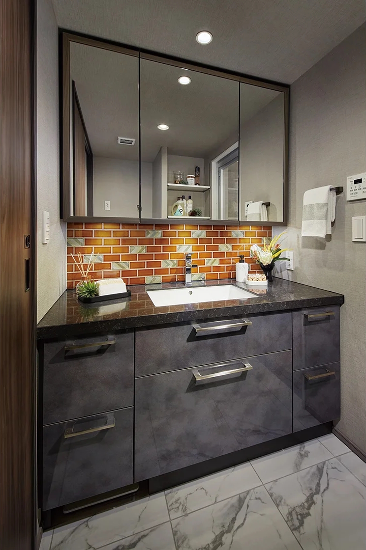 POWDER ROOM