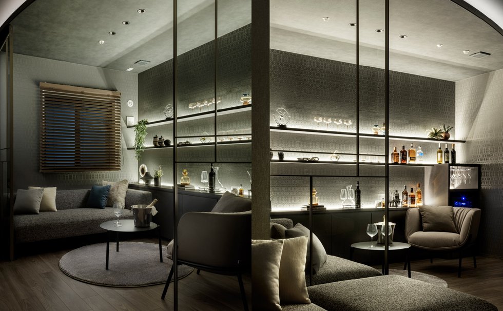 LOUNGE AREA