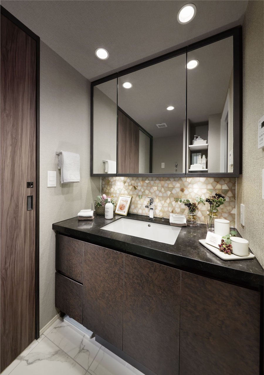 POWDER ROOM