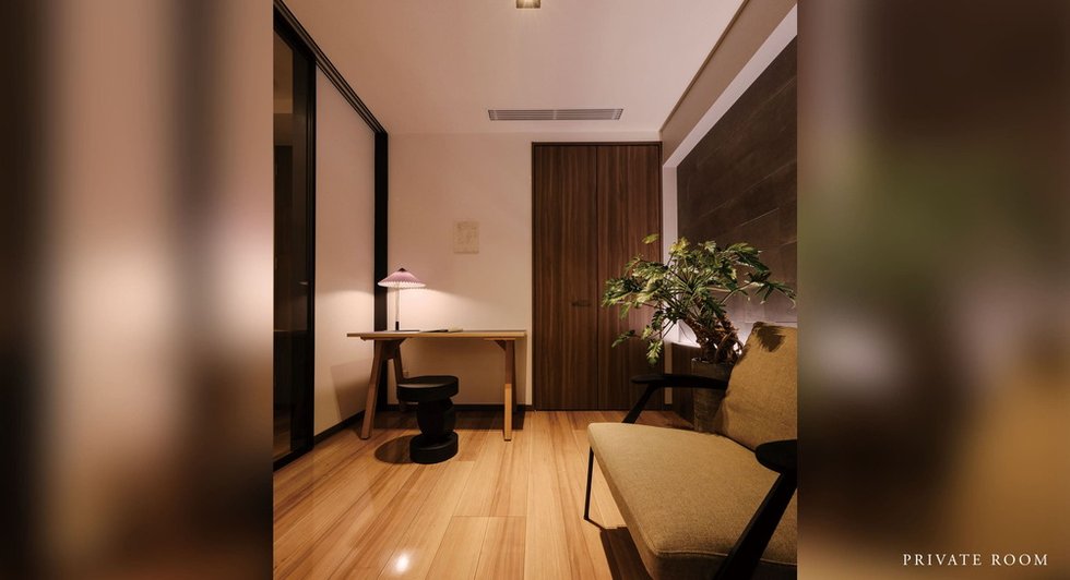 PRIVATE ROOM