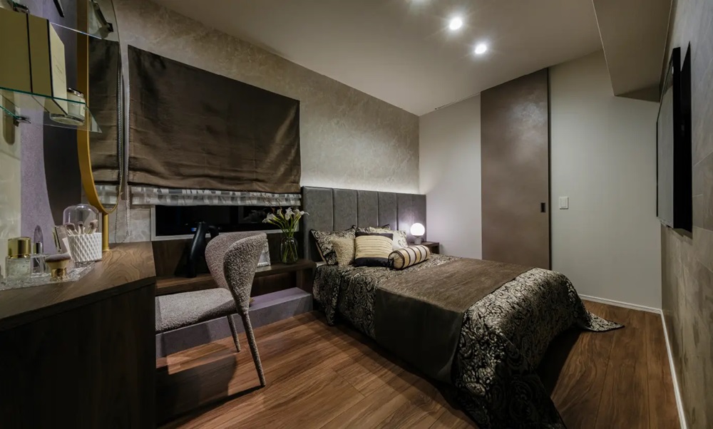 MASTER BED ROOM