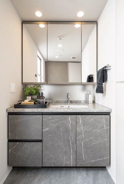 POWDER ROOM