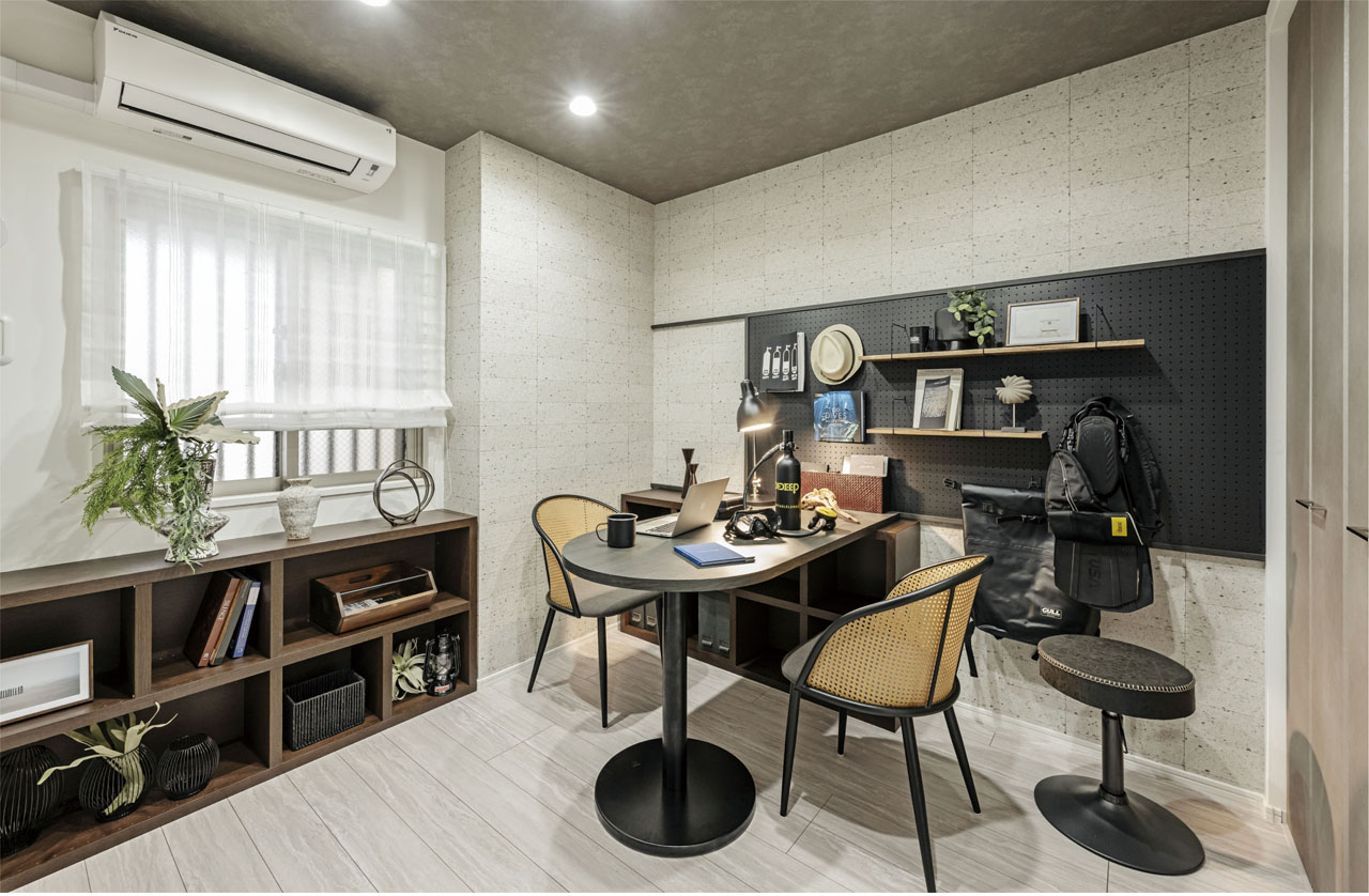 HOBBY ROOM