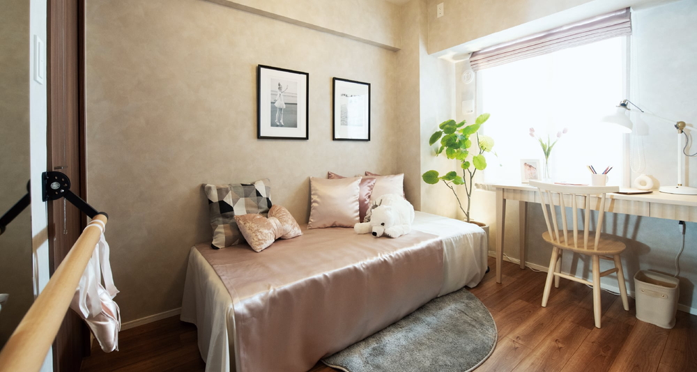 CHILDREN'S ROOM