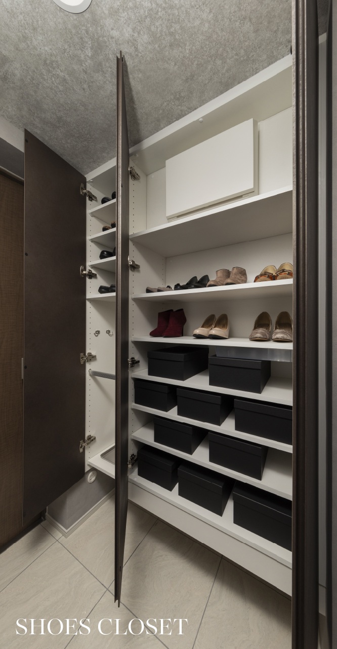 SHOES CLOSET