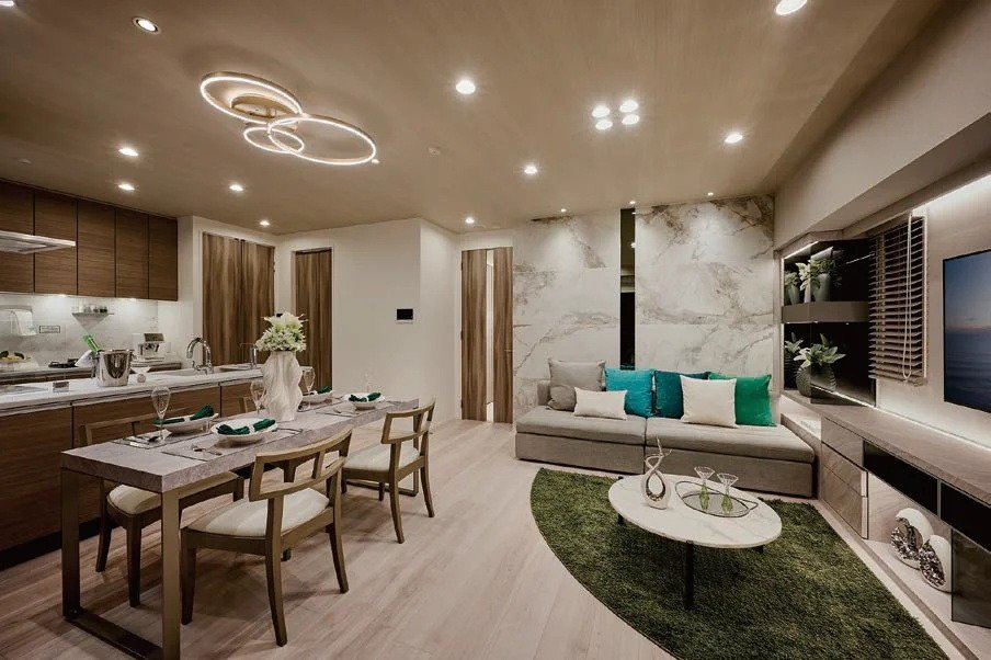 LIVING & DINING ROOM