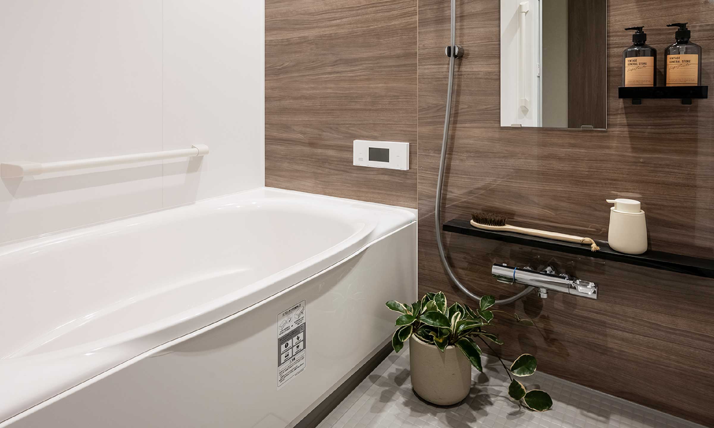 バスルーム
BATHROOM