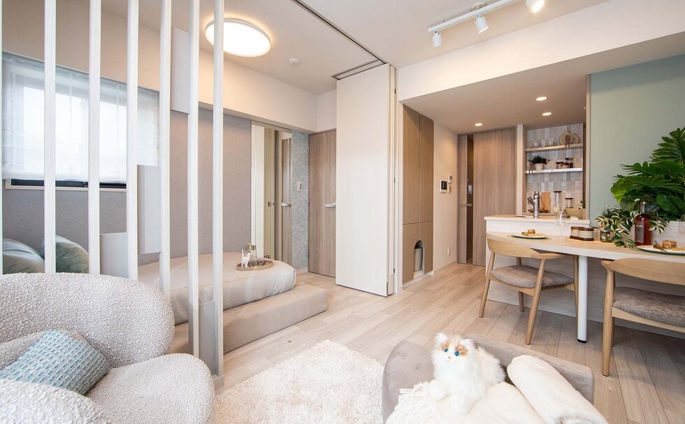 LIVING DINING KITCHEN／BED ROOM