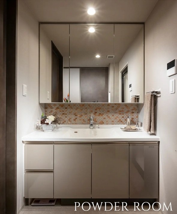 POWDER ROOM