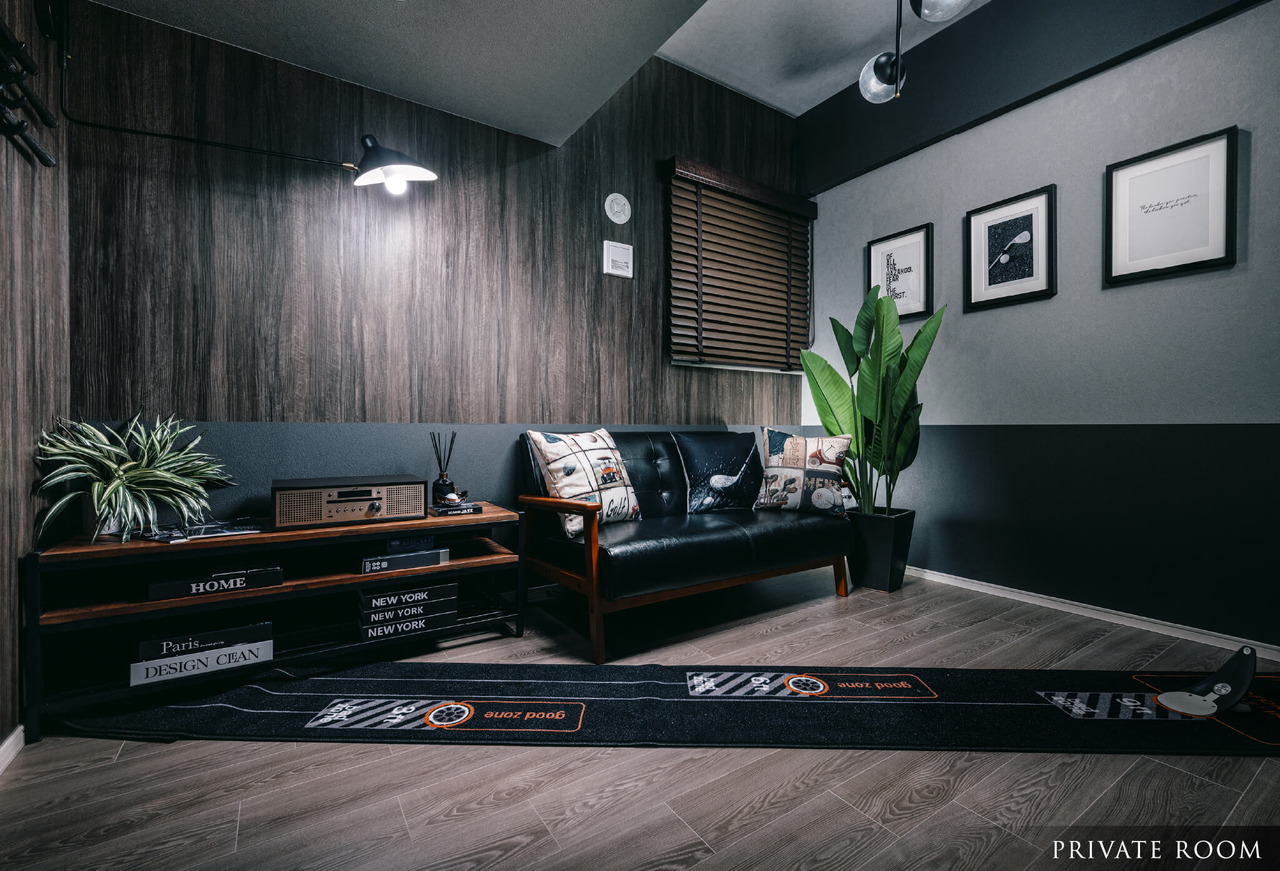 PRIVATE ROOM