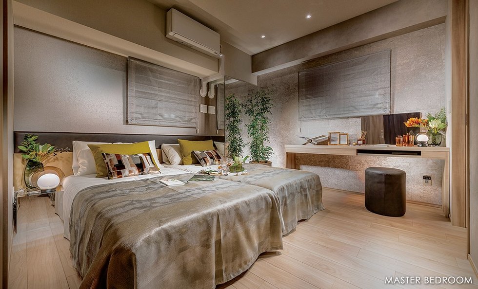 MASTER  BEDROOM