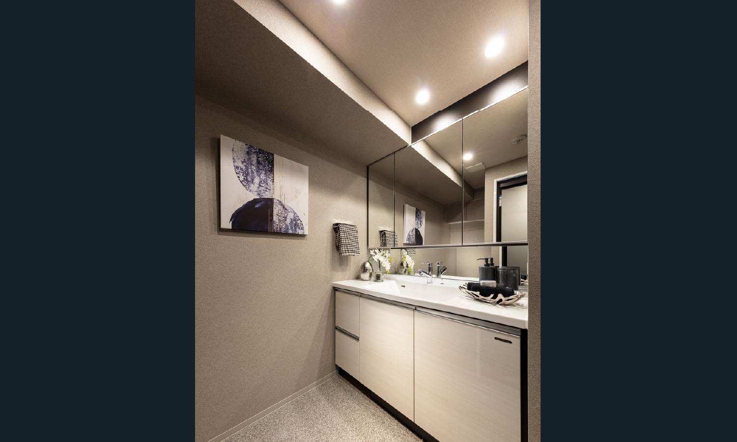POWDER ROOM