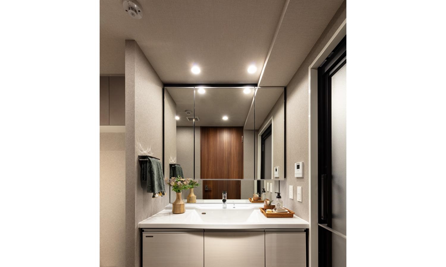 POWDER ROOM