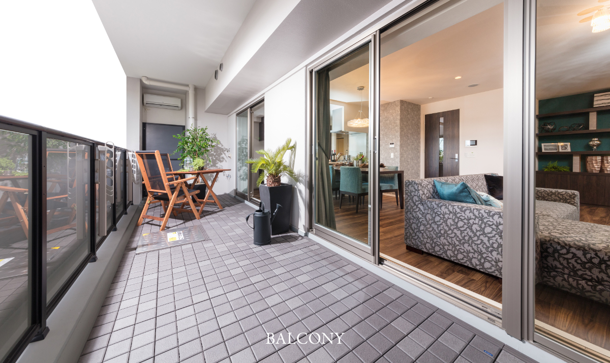 BALCONY