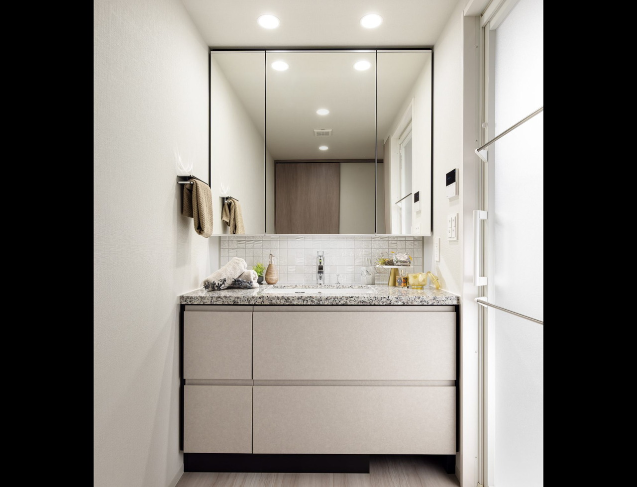 A type Powder Room