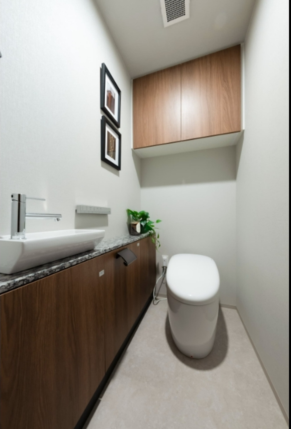 REST ROOM