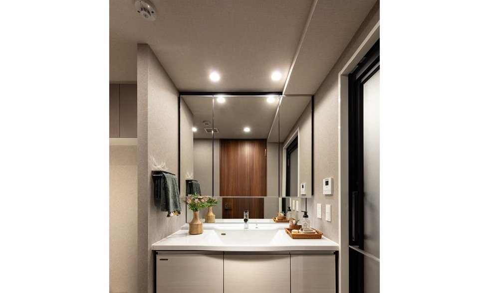 POWDER ROOM