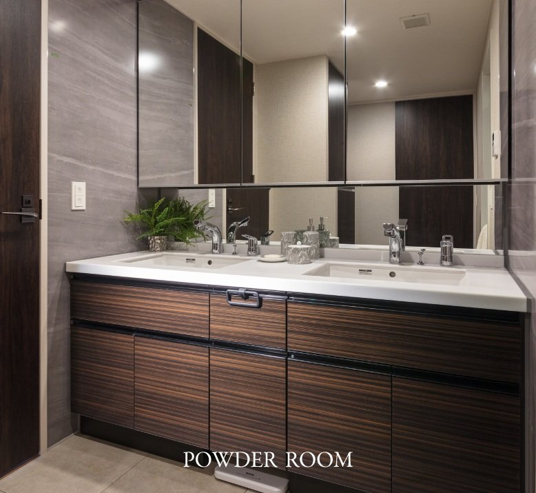 POWDER ROOM