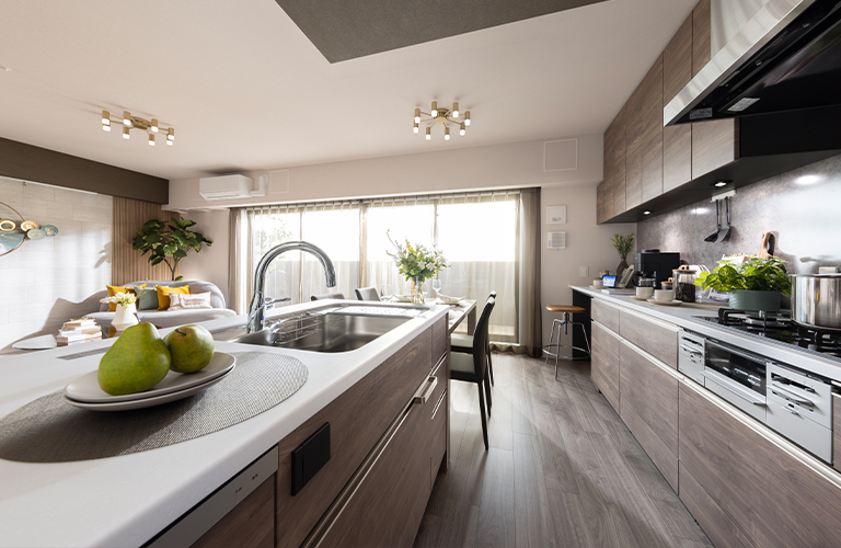 KITCHEN