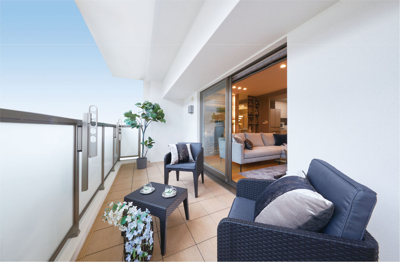 BALCONY