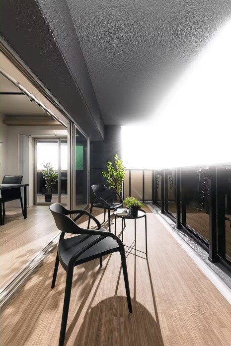 BALCONY