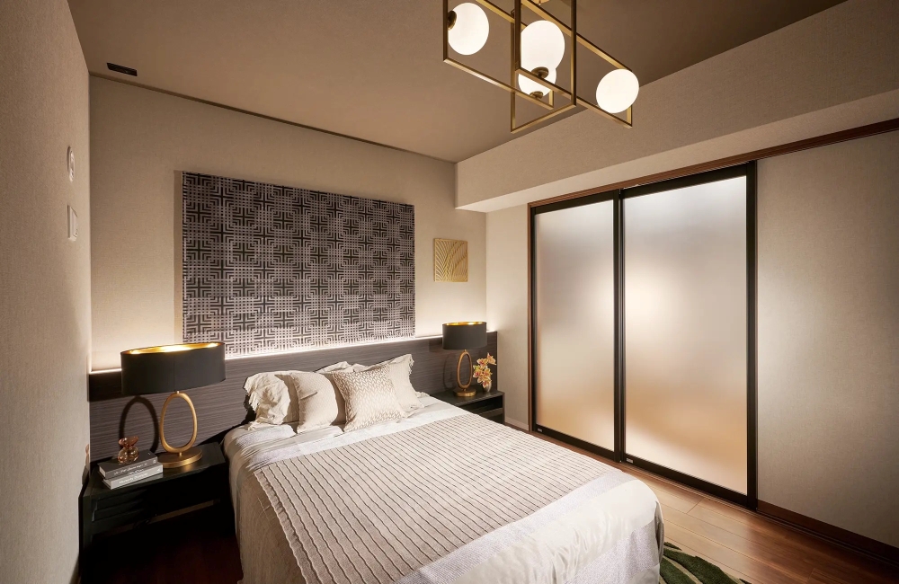 MASTER BEDROOM