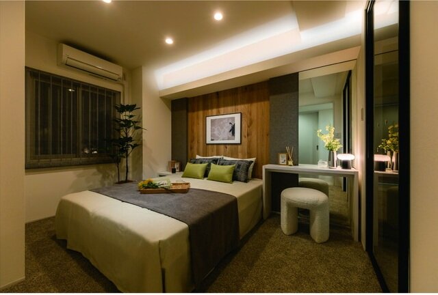 MASTER BED ROOM