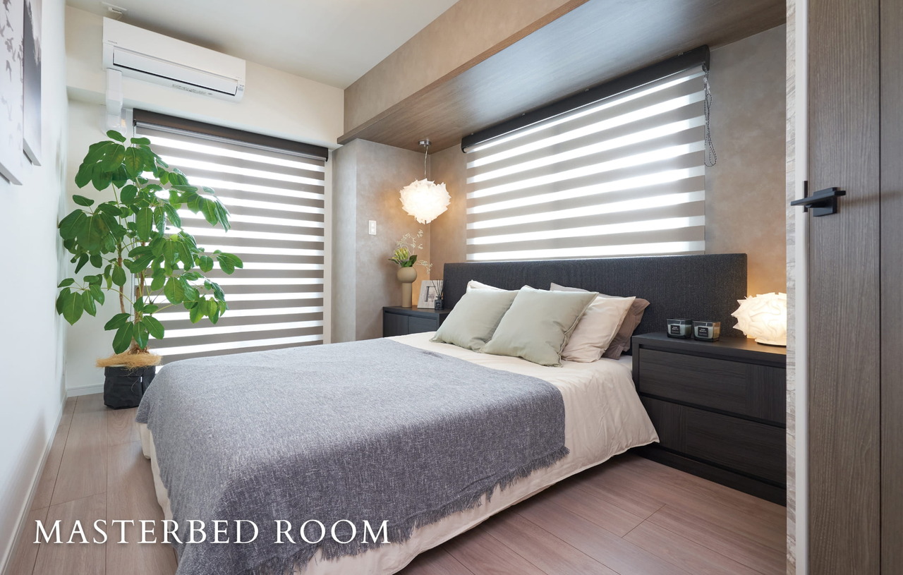MASTERBED ROOM