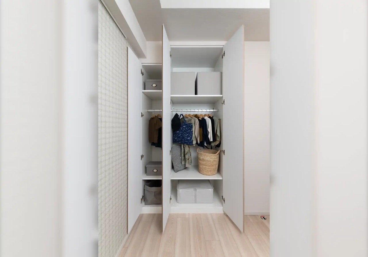 クロゼット
CLOSET