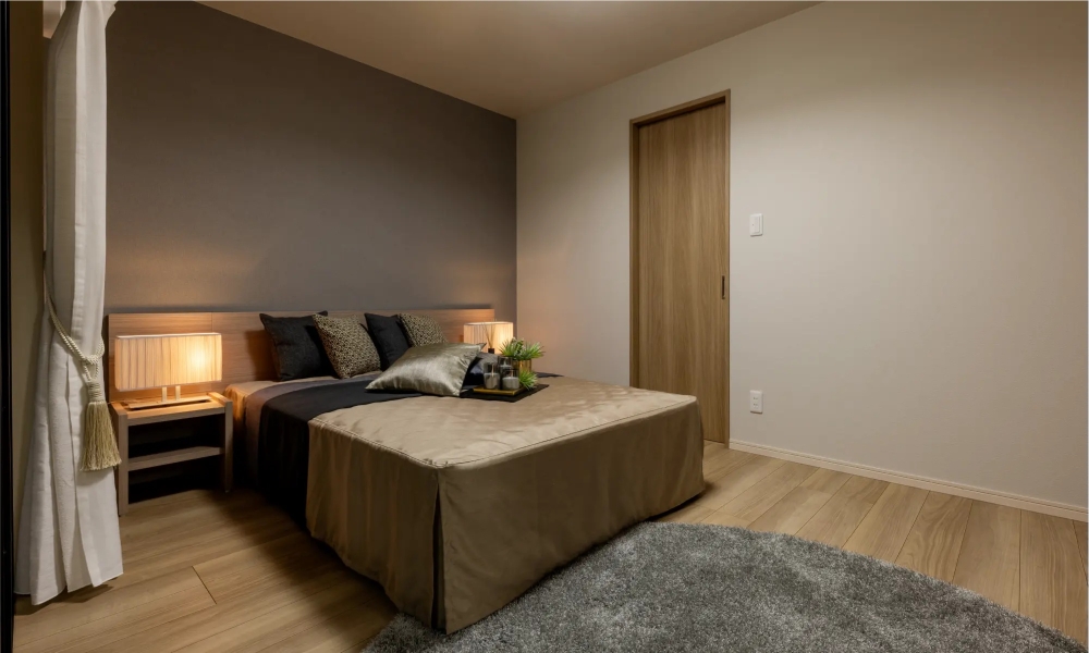 MASTER BEDROOM