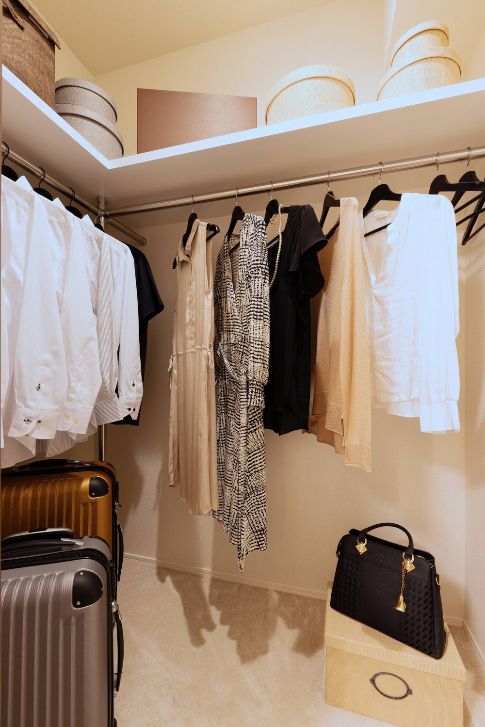 Walk-in Closet